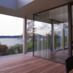 Hochwertige IPE Terrassendielen aus dunklem Holz